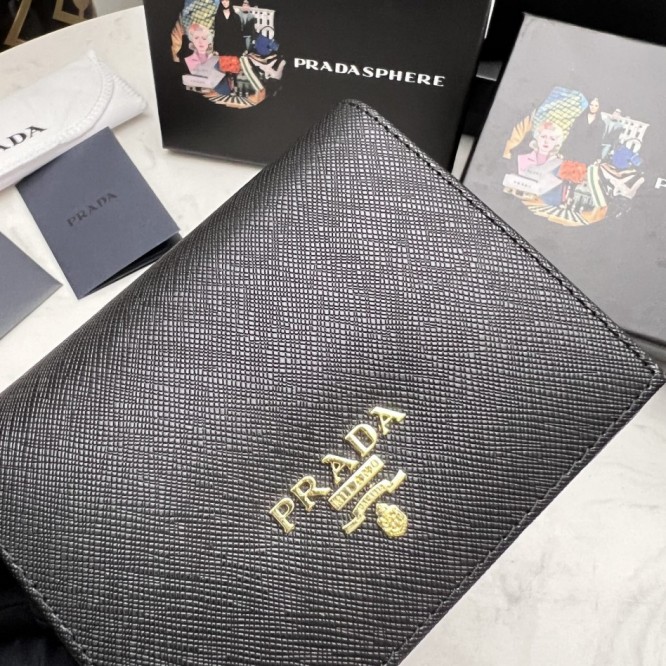 PRADA プラダ サフィアーノ 二つ折り財布