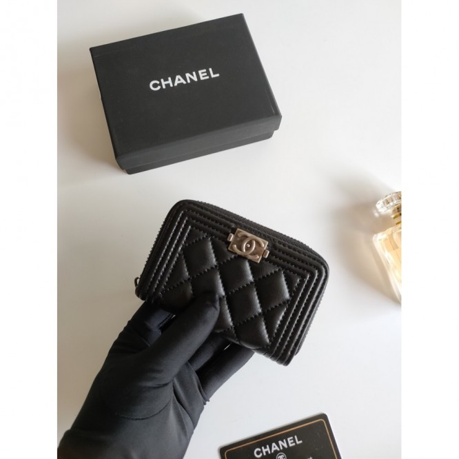 ChaneL・レザー コンチネンタルウォレット 財布 折財布