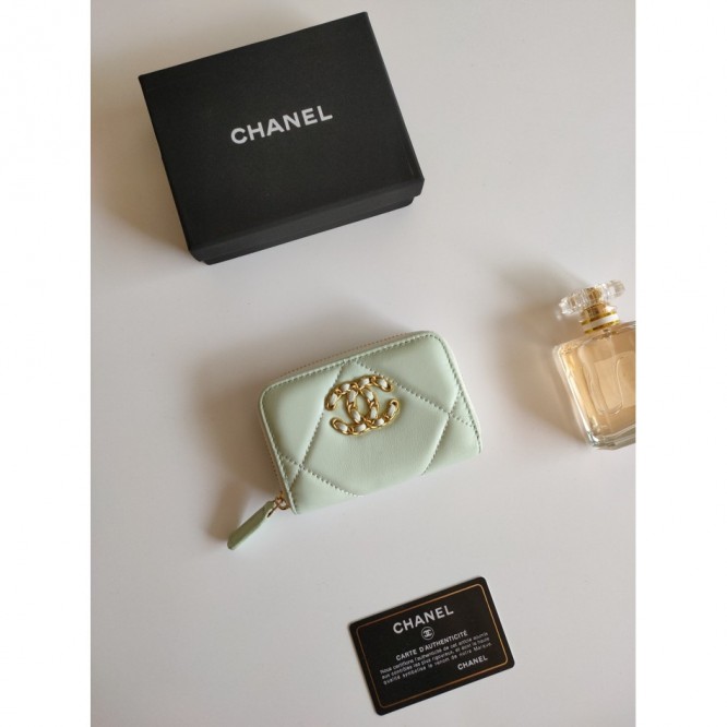 ChaneL・レザー コンチネンタルウォレット 財布 折財布