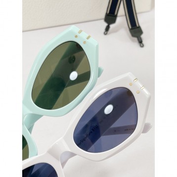 DIORSIGNATUREサングラス バタフライシェイプ ブラック DIORSIGNATUREサングラス バタフライシェイプ ブラック