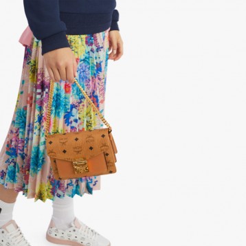 【世界中で大人気】MCM 〈トレーシー〉クロスボディ – ヴィセトス Mini MWRAAPA03CO001 【世界中で大人気】MCM 〈トレーシー〉クロスボディ – ヴィセトス Mini MWRAAPA03CO001