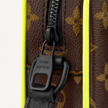 【新作バッグ】LOUIS VUITTON クリストファー・ウエアラブルウォレット M80793