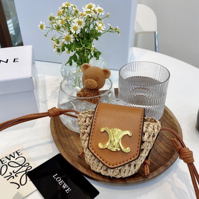 【CELINE】直営店買付#ラフィアのクロスボディAIRPODSパニエ