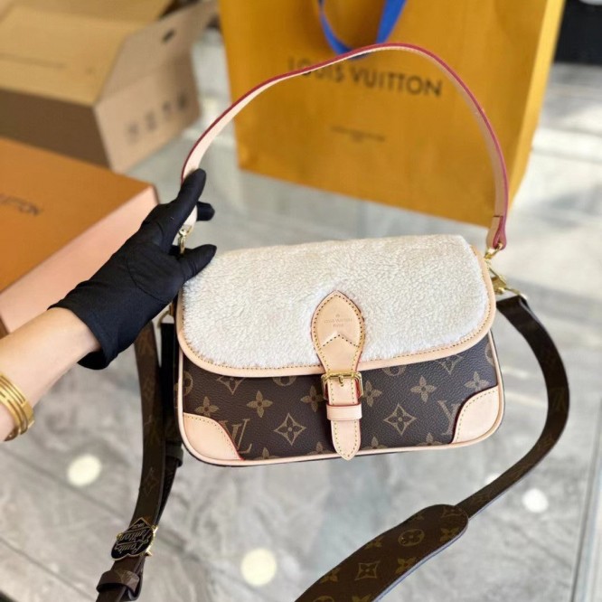 【Louis Vuitton】2022冬季限定!★モコモコ可愛いディアヌバッグ