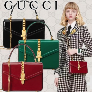 Gucci〔シルヴィ 1969〕パテントレザー ミニ トップハンドルバッグ589479 