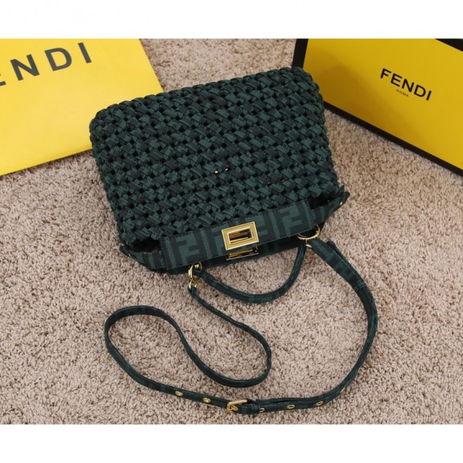 FENDI フェンディ なクラシックな ショルダーバッグハンドバッグ