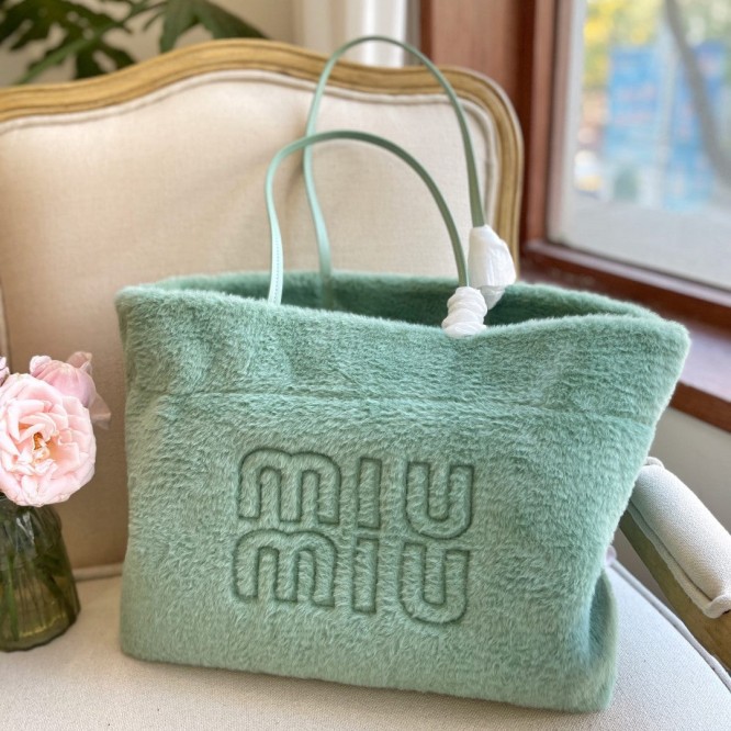 【2022秋冬新作】MIUMIU Groove ふわふわトートバッグ