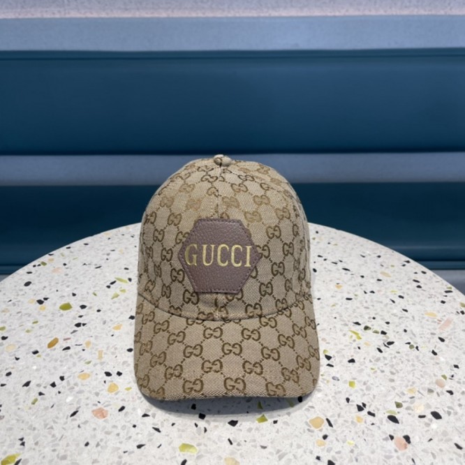 GUCCI GGキャンバス ベースボールキャップ