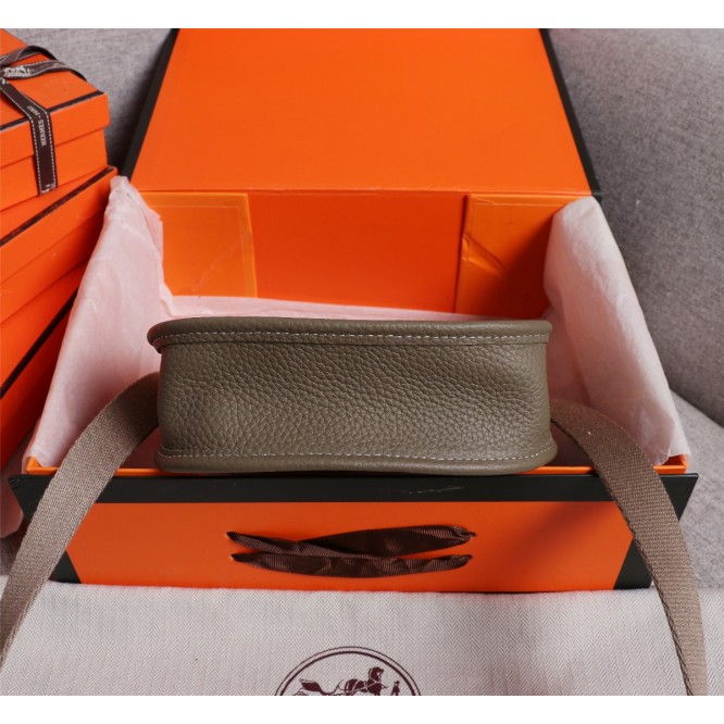★新入荷★HERMES エルメス Evelyne MINI エヴリン ミニ ショルダーバッグ 斜めかけ H069426CCCR