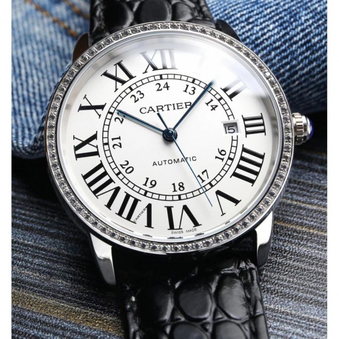 ロンドソロドゥカルティエウォッチ 42 MM