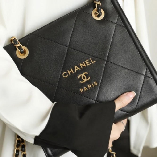 【新作バッグ♡人気の☆シャネル】CHANEL 21C 春と夏 ウィメンズ トートバッグ SHOPPING BAG GOLD M AS2750 B06377 94305