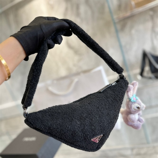【超レア★数量限定】2022秋冬新作 PRADA テリー ミニバッグ