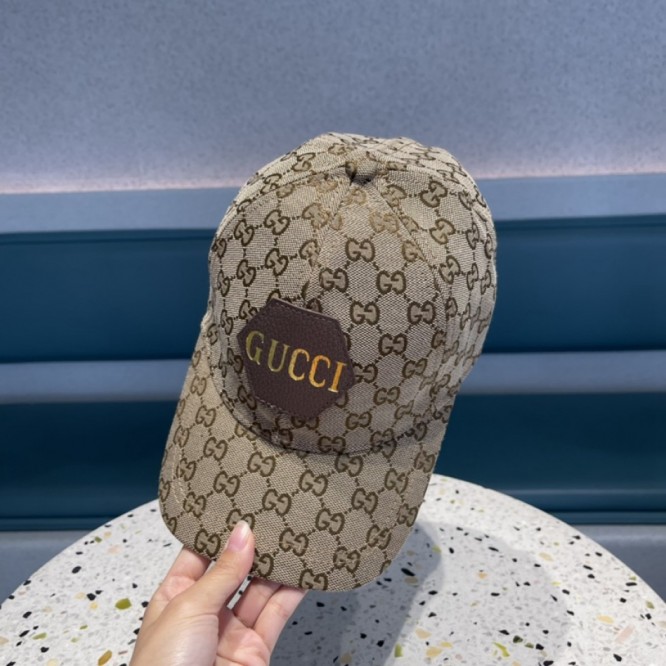 GUCCI GGキャンバス ベースボールキャップ
