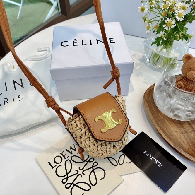 【CELINE】直営店買付#ラフィアのクロスボディAIRPODSパニエ