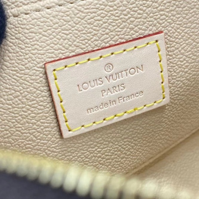 LOUIS VUITTON M47515  ポシェット・コスメティック財布キーケース