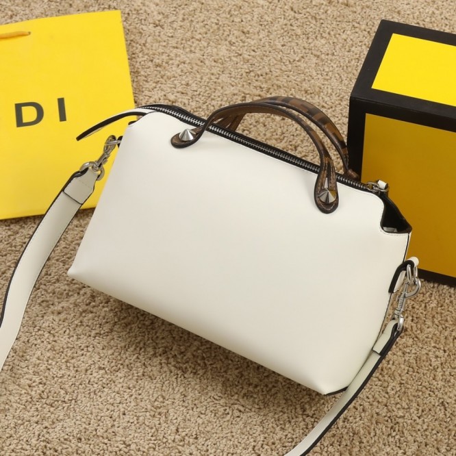 FENDI ミディアム バイザウェイ 「FENDI ROMA」