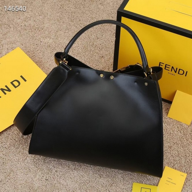 FENDI フェンディ 2021年最新なクラシックな ショルダーバッグ