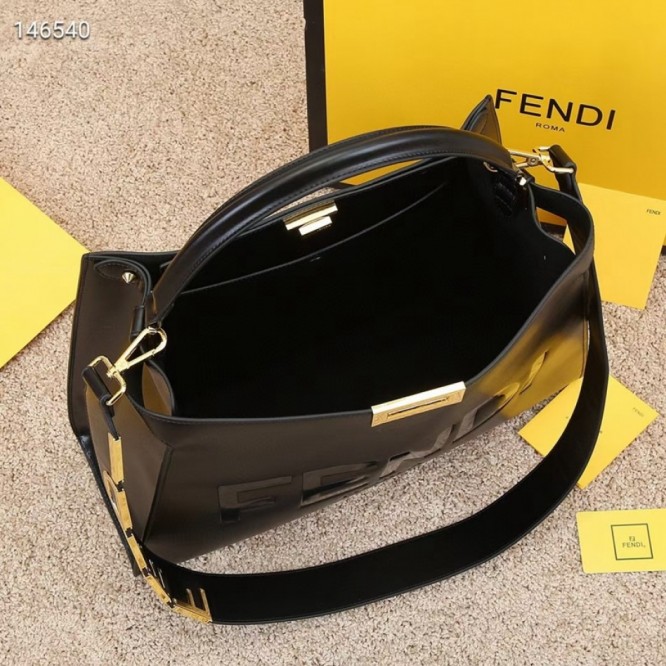 FENDI フェンディ 2021年最新なクラシックな ショルダーバッグ