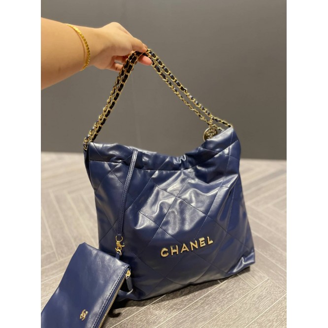 VERY雑誌掲載！通勤からお出かけまで【CHANEL】シャネル 22 ハンドバッグ