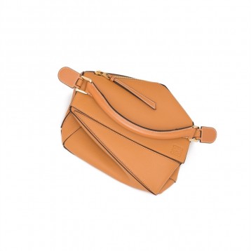 新作★LOEWE★パズルバッグ ミディアム (ソフトグレインカーフ) 322.12KS20 新作★LOEWE★パズルバッグ ミディアム (ソフトグレインカーフ) 322.12KS20