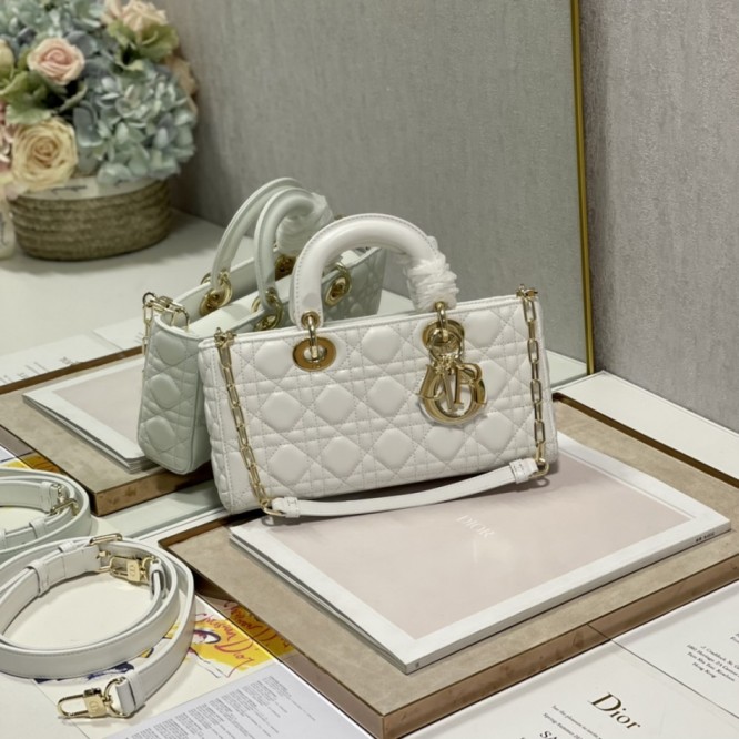 Dior バッグ《LADY D-JOY》ラテカラー Cannage ラム DHL