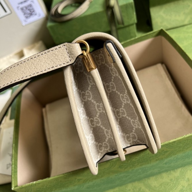 GUCCIインターロッキングG ミニ ショルダーバッグ