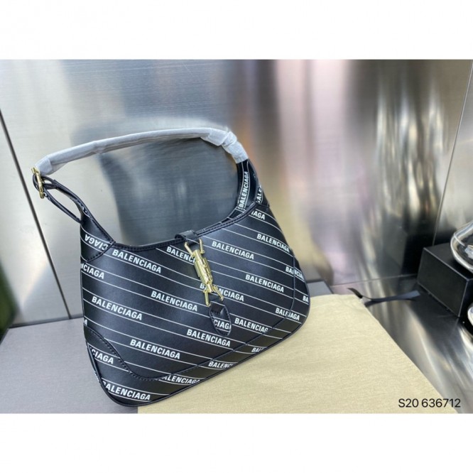 Gucci〔ジャッキー 1961〕ザ ハッカー プロジェクト ミディアムバッグ636712 