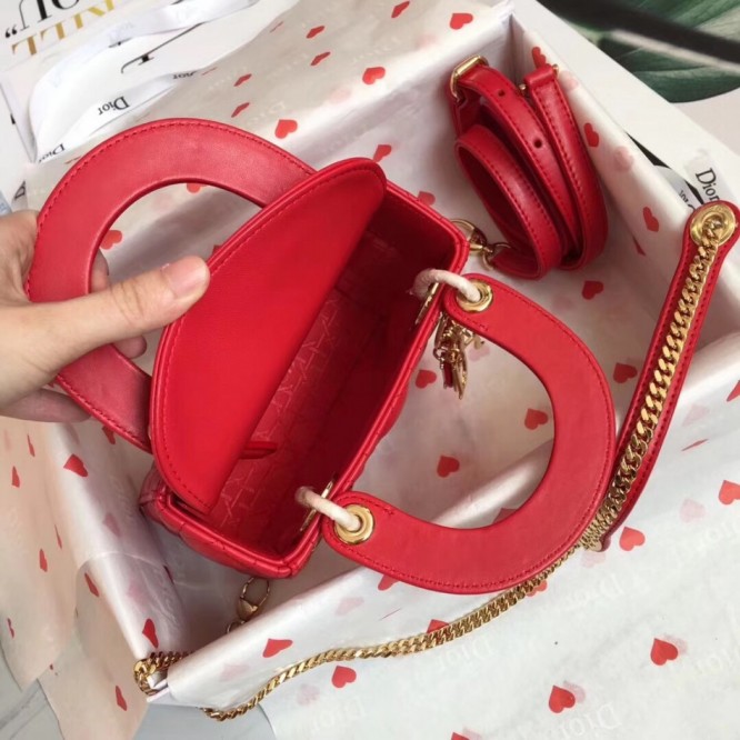 Dior ミニバッグ《LADY DIOR Cannage》チェリーレッド ラム