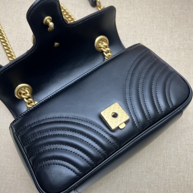 Gucci〔GGマーモント〕 キルティング ミニバッグ446744