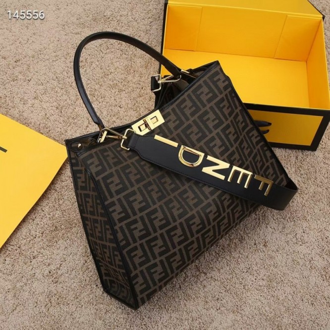 FENDI フェンディ 2021年最新なクラシックな トートバッグ