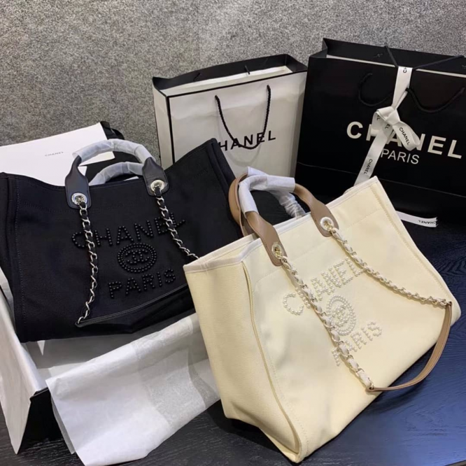 【CHANEL】ラージ ロゴ トート 超可愛い  収納性抜群！