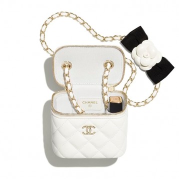 【定番♡人気の☆シャネル】CHANEL シャネル ホワイト スモール ヴァニティー ケース チェーン付スモールヴァニティー カメリア 白 AP2158 B05471 10601 【定番♡人気の☆シャネル】CHANEL シャネル ホワイト スモール ヴァニティー ケース チェーン付スモールヴァニティー カメリア 白 AP2158 B05471 10601