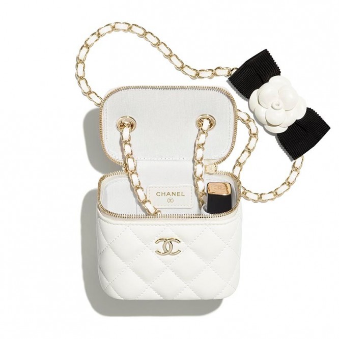 【定番♡人気の☆シャネル】CHANEL シャネル ホワイト スモール ヴァニティー ケース チェーン付スモールヴァニティー カメリア 白 AP2158 B05471 10601
