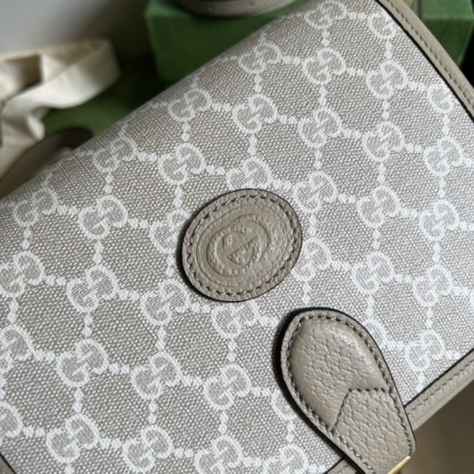 GUCCIインターロッキングG ミニ ショルダーバッグ