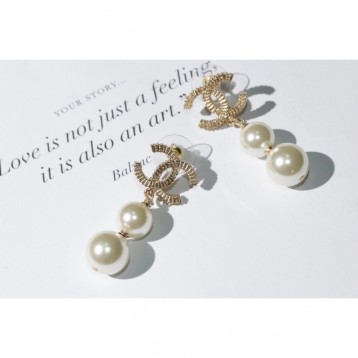 Chanel・ シャネルスタッドピアス イヤリング