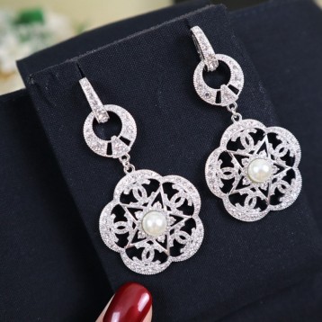 Chanel・ シャネルスタッドピアス イヤリング