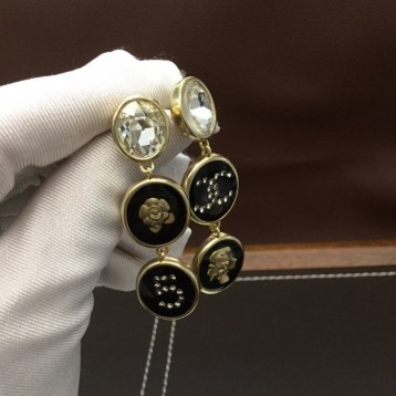 Chanel・ シャネルスタッドピアス イヤリング Chanel・ シャネルスタッドピアス イヤリング