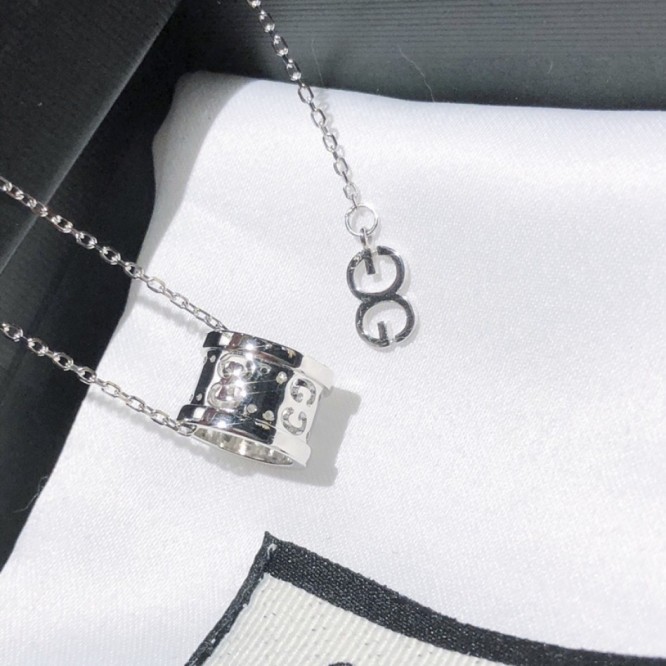 GUCCI ネックレス シルバー ユニセックス