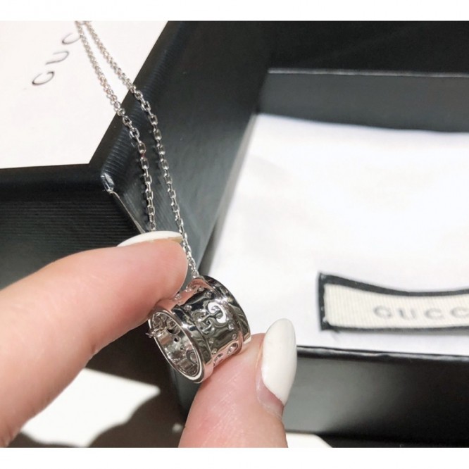 GUCCI ネックレス シルバー ユニセックス