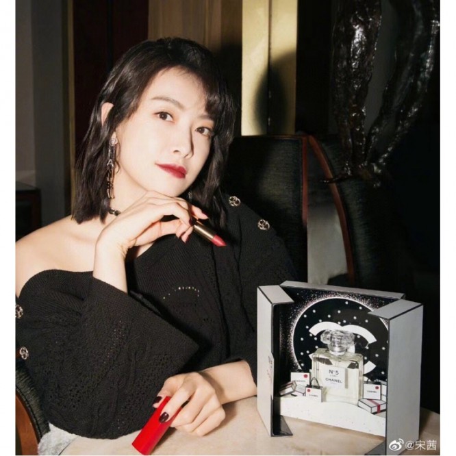 Chanel・ シャネルスタッドピアス イヤリング