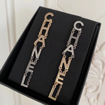 Chanel・ シャネルスタッドピアス イヤリング Chanel・ シャネルスタッドピアス イヤリング