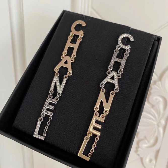 Chanel・ シャネルスタッドピアス イヤリング