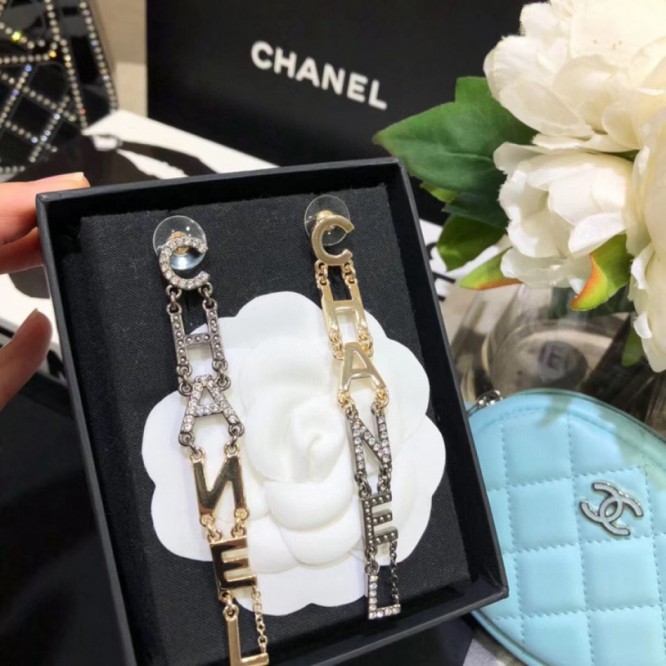 Chanel・ シャネルスタッドピアス イヤリング
