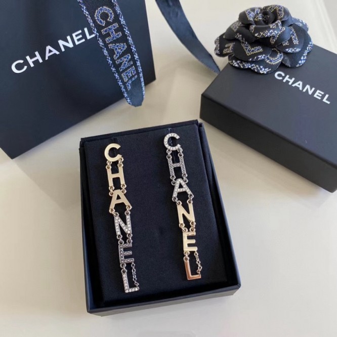 Chanel・ シャネルスタッドピアス イヤリング