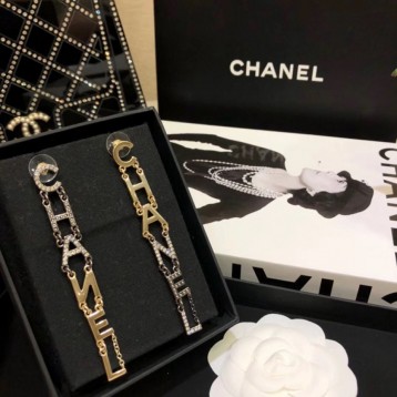 Chanel・ シャネルスタッドピアス イヤリング Chanel・ シャネルスタッドピアス イヤリング
