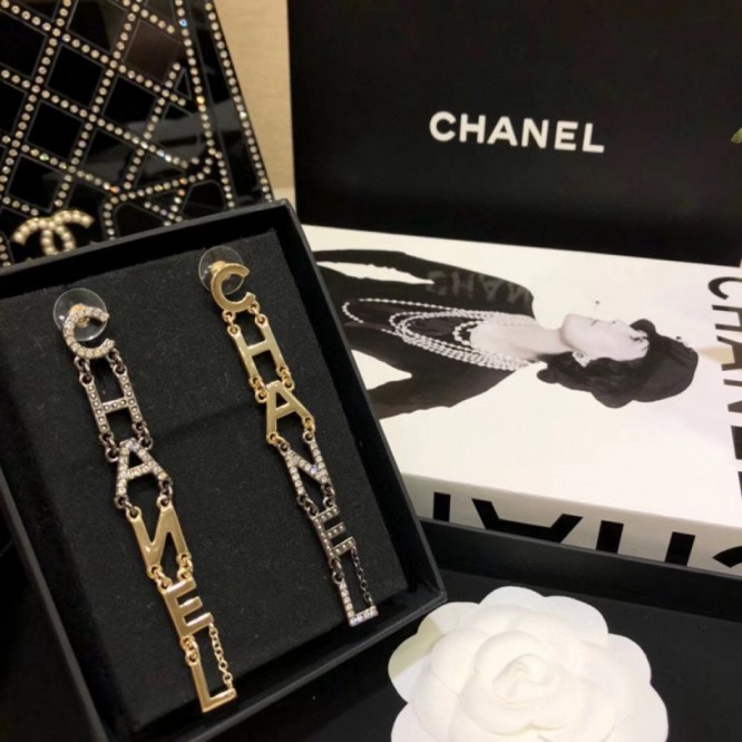 Chanel・ シャネルスタッドピアス イヤリング