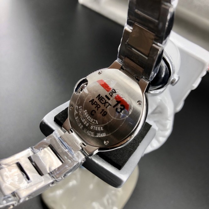 CARTIER レディースウォッチ タンクアメリカンウォッチ ミニウォッチ、クォーツムーブメント、ダイヤモンド、レザーストラップ Cartier063