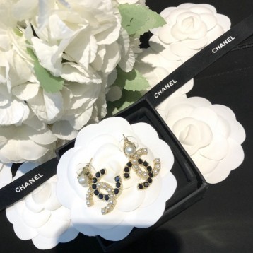 Chanel・ シャネルスタッドピアス イヤリング