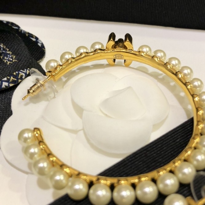 Chanel・ シャネルスタッドピアス イヤリング