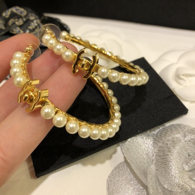 Chanel・ シャネルスタッドピアス イヤリング